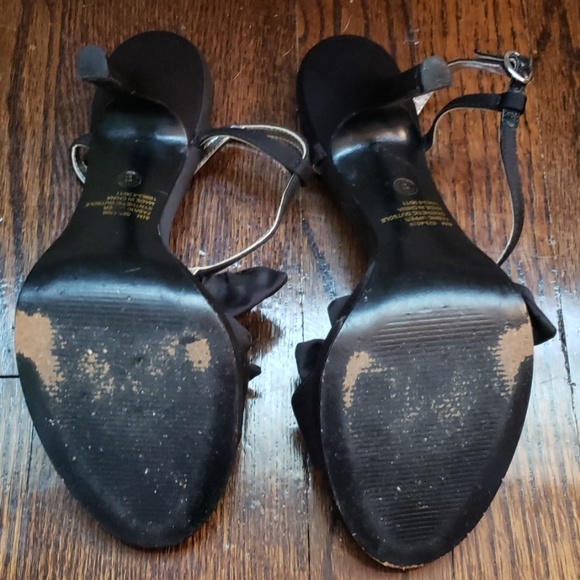 Black heels - Picture 3 of 3